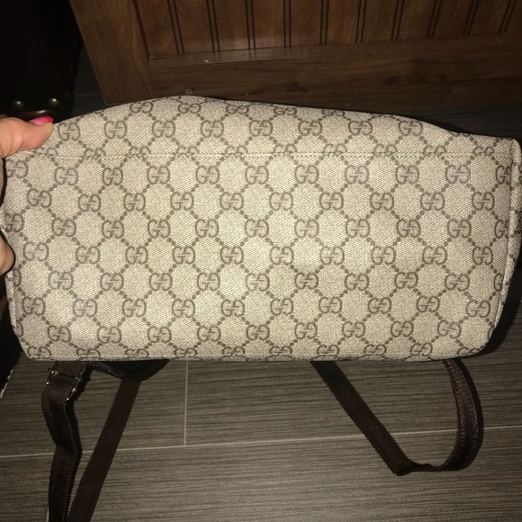 Gucci  GG supreme Canvas authentic medium EUC - Picture 2 of 4